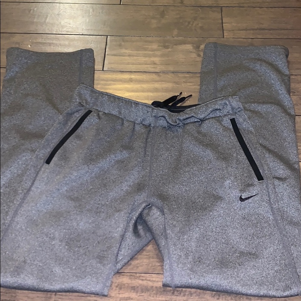 Nike therma-fit straight leg sweatpants
